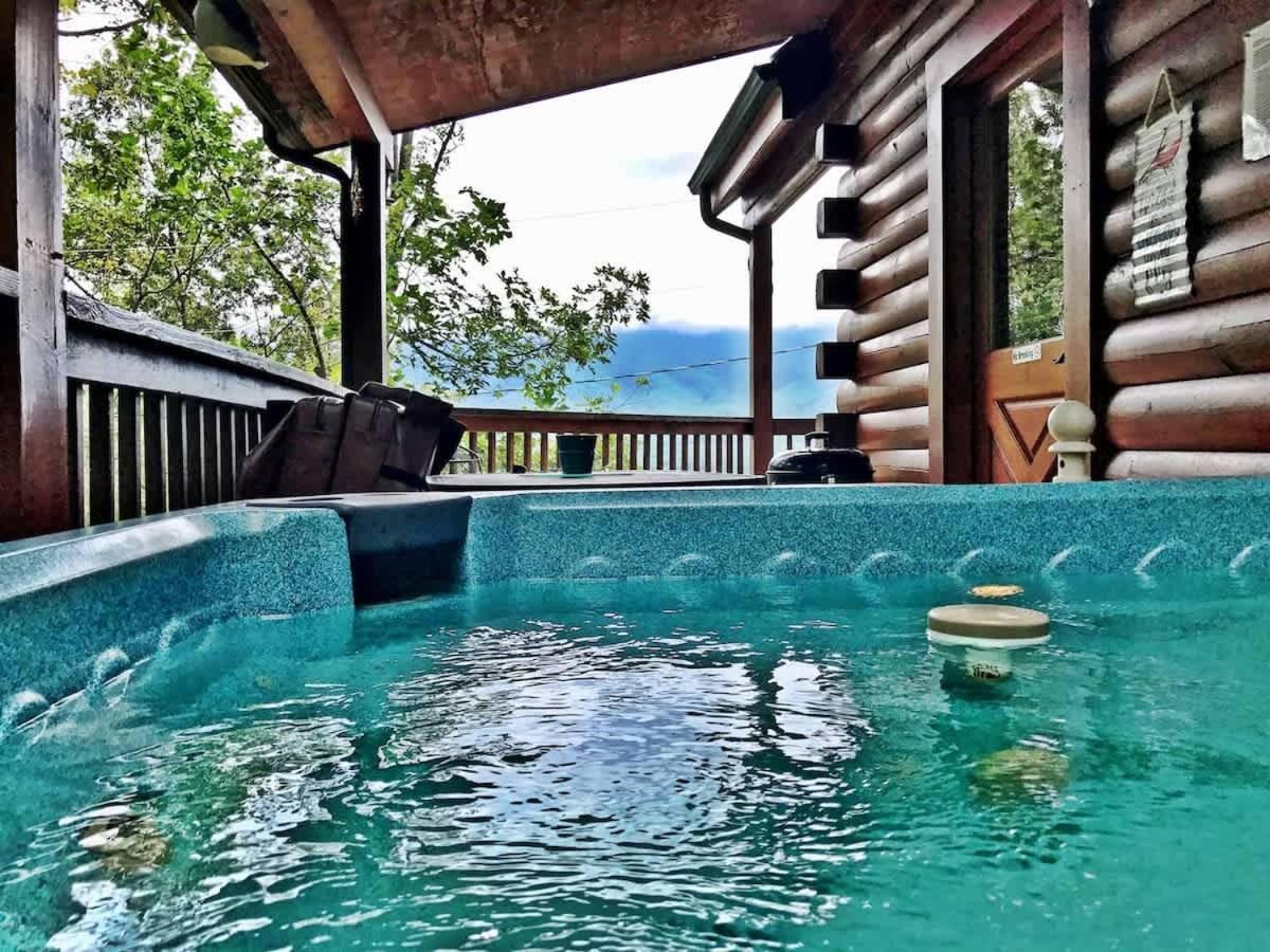 Gorgeous View. Hot Tub. Privacy. Fireplace. Pool & Fishing Access! Sevierville Exterior foto