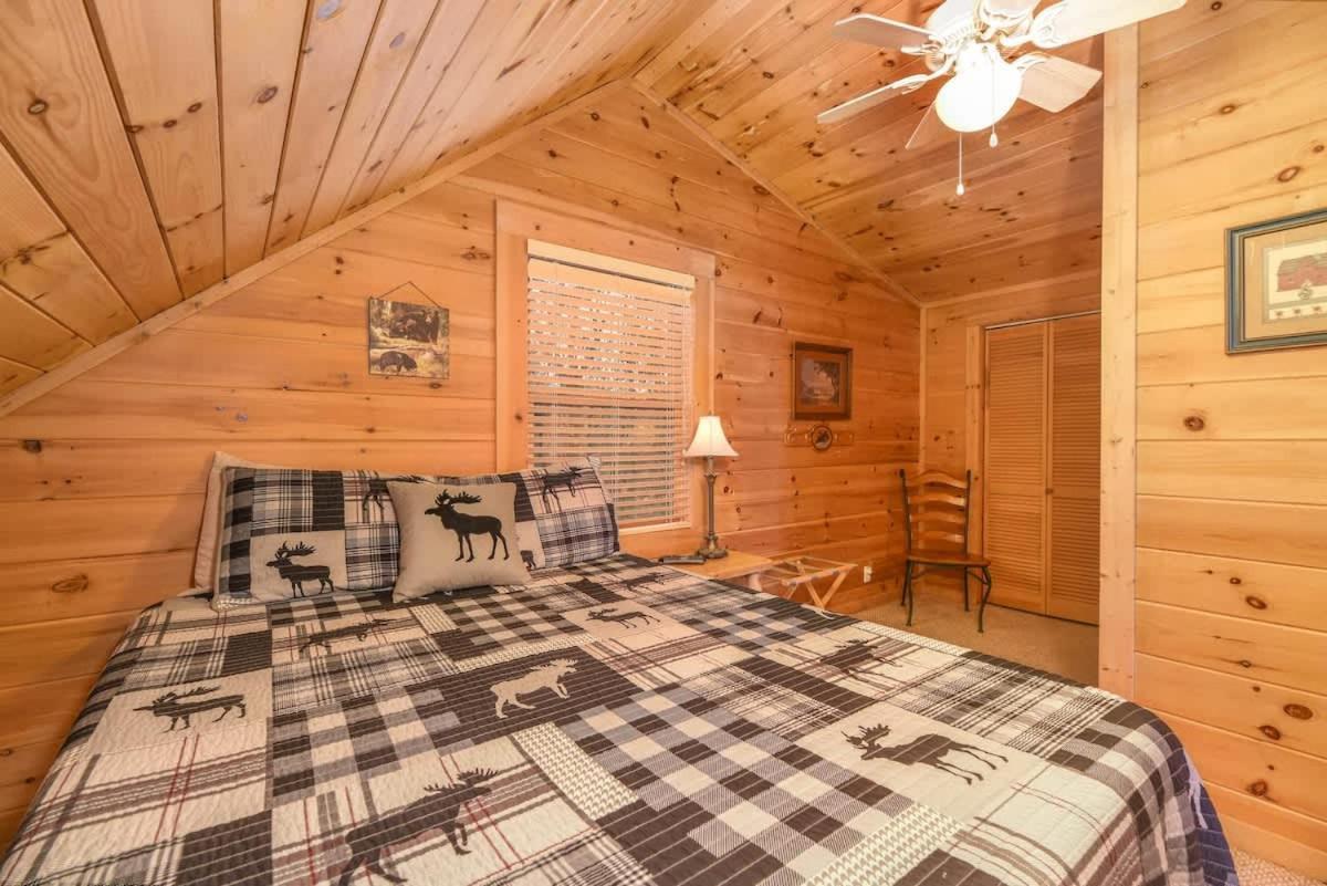 Gorgeous View. Hot Tub. Privacy. Fireplace. Pool & Fishing Access! Sevierville Exterior foto
