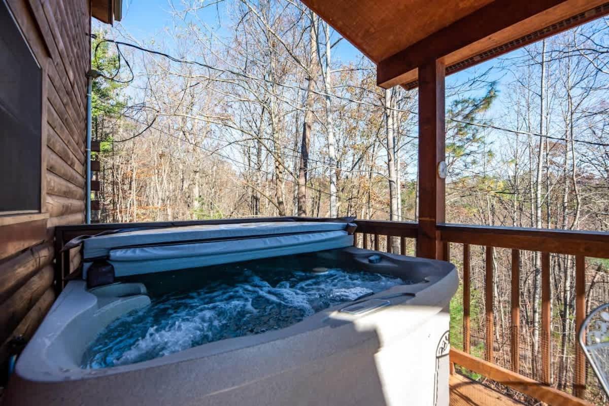 Gorgeous View. Hot Tub. Privacy. Fireplace. Pool & Fishing Access! Sevierville Exterior foto