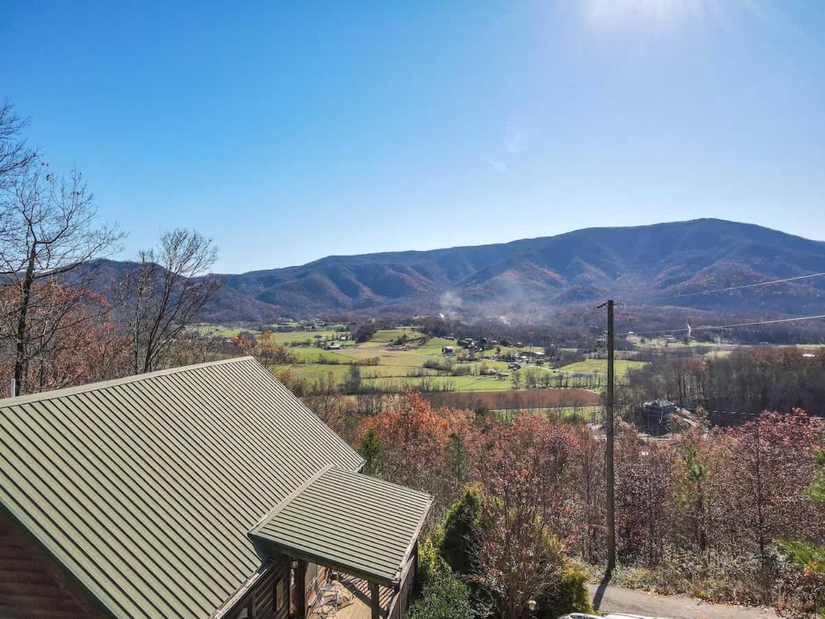 Gorgeous View. Hot Tub. Privacy. Fireplace. Pool & Fishing Access! Sevierville Exterior foto