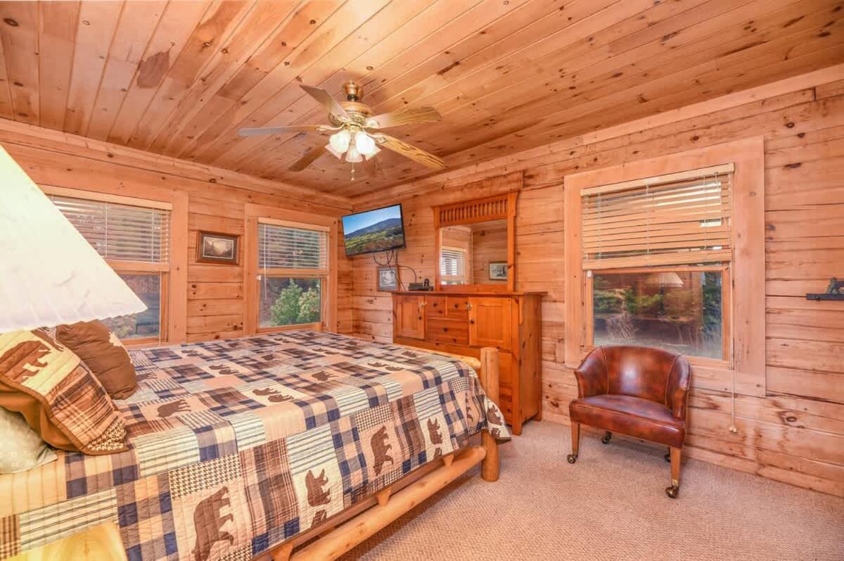 Gorgeous View. Hot Tub. Privacy. Fireplace. Pool & Fishing Access! Sevierville Exterior foto